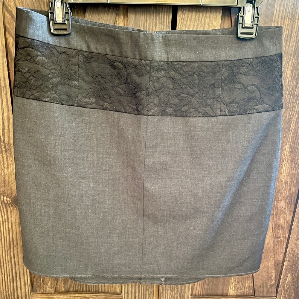 NWOT Grey Mini Skirt Black Lace Embellishment - Picture 5 of 9